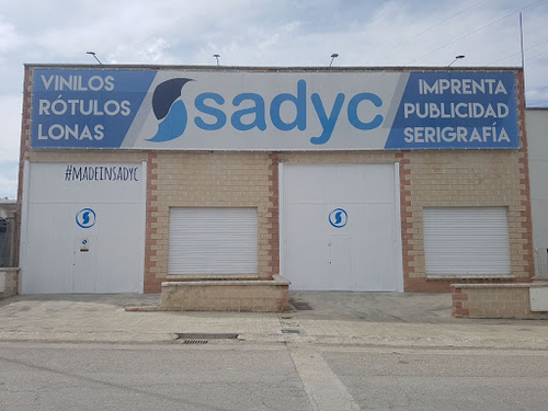 Logo de Sadyc impresión pequeño & gran formato